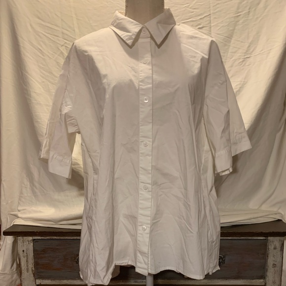 Vince Camuto Tops - Vince Camuto Classic White Button-Down Shirt